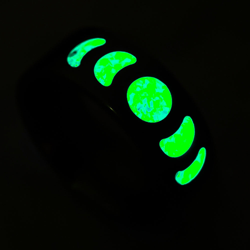 Moon Phase — Emerald Ring — handcrafted ring detail view 4