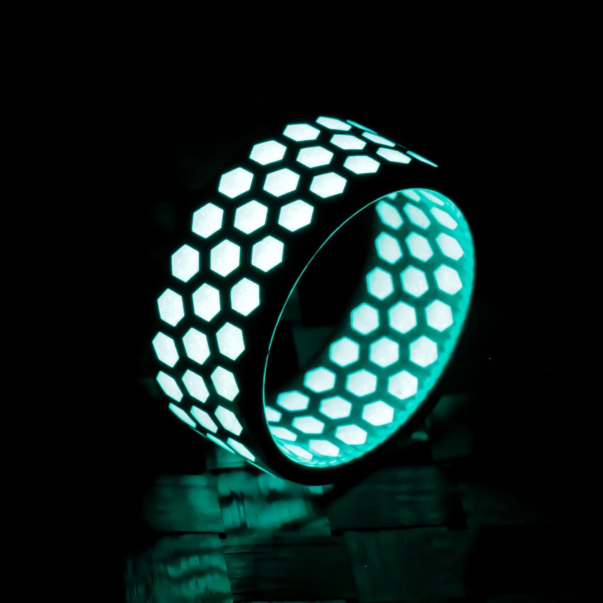 Luminex G-Metal Silver Glow Ring — handcrafted ring detail view 7